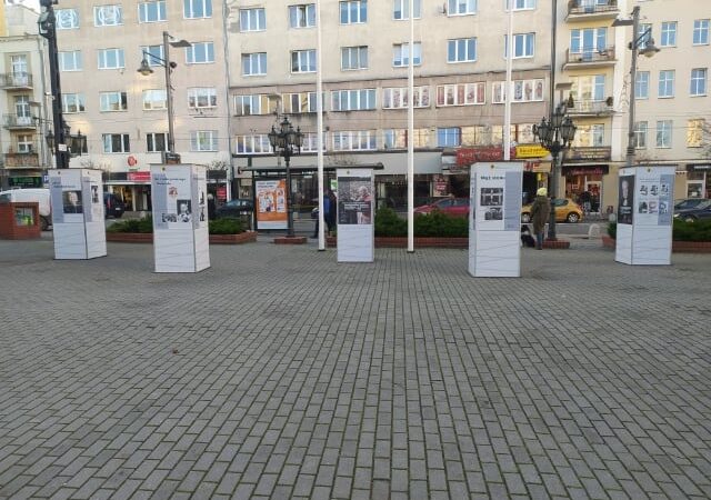 Wystawa poświęcona Bł. Kardynałowi Stefanowi Wyszyńskiemu przy Kolegiacie w Gdyni